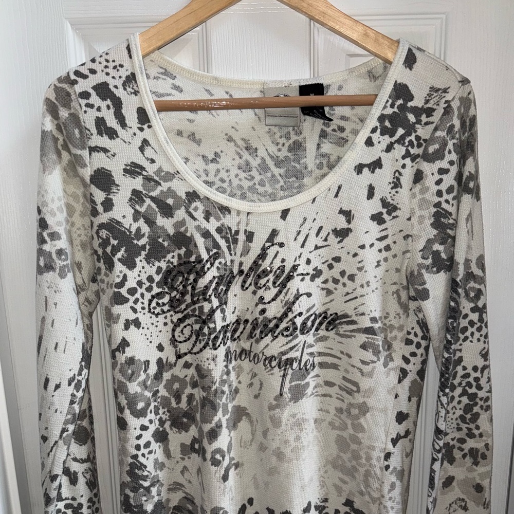 Harley Davison Long Sleeve Henley Shirt Womens M Sequin Embellished Cream Casual